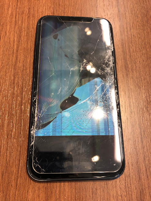 Iphoneの画面に 黒いシミ ができてしまった時の解決方法はある Iphone修理 香川県 スマートクール イオンモール高松 イオンモール綾川店 ゆめタウン高松店