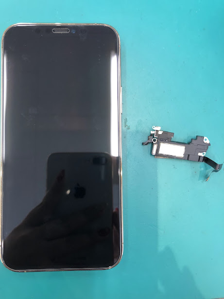 電話で音が出ないiPhone 12 イヤースピーカー修理 高松市 | iPhone修理