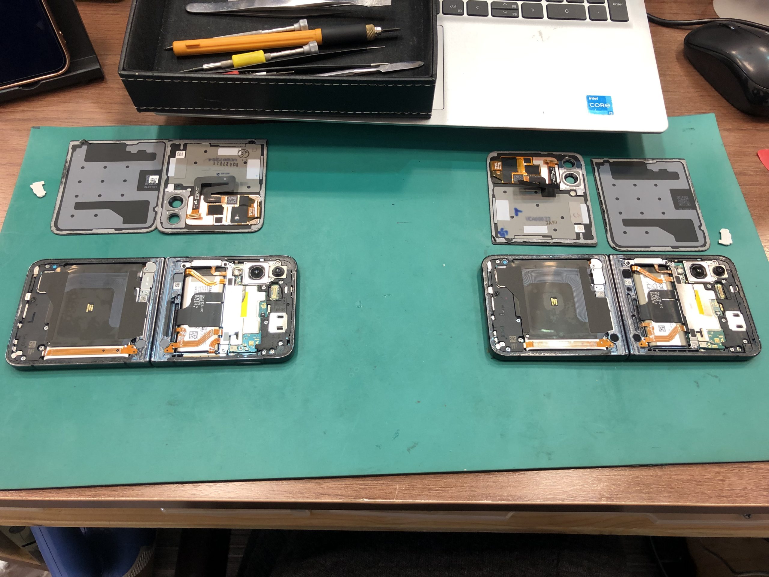 Galaxy Zflip4 メイン基板載せ替え データ移行 特殊作業 高松市